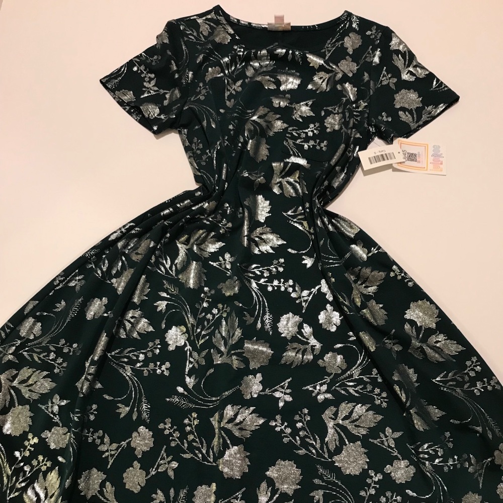 Lularoe Carly sz sm ( but 2 or more get 10%off!!)